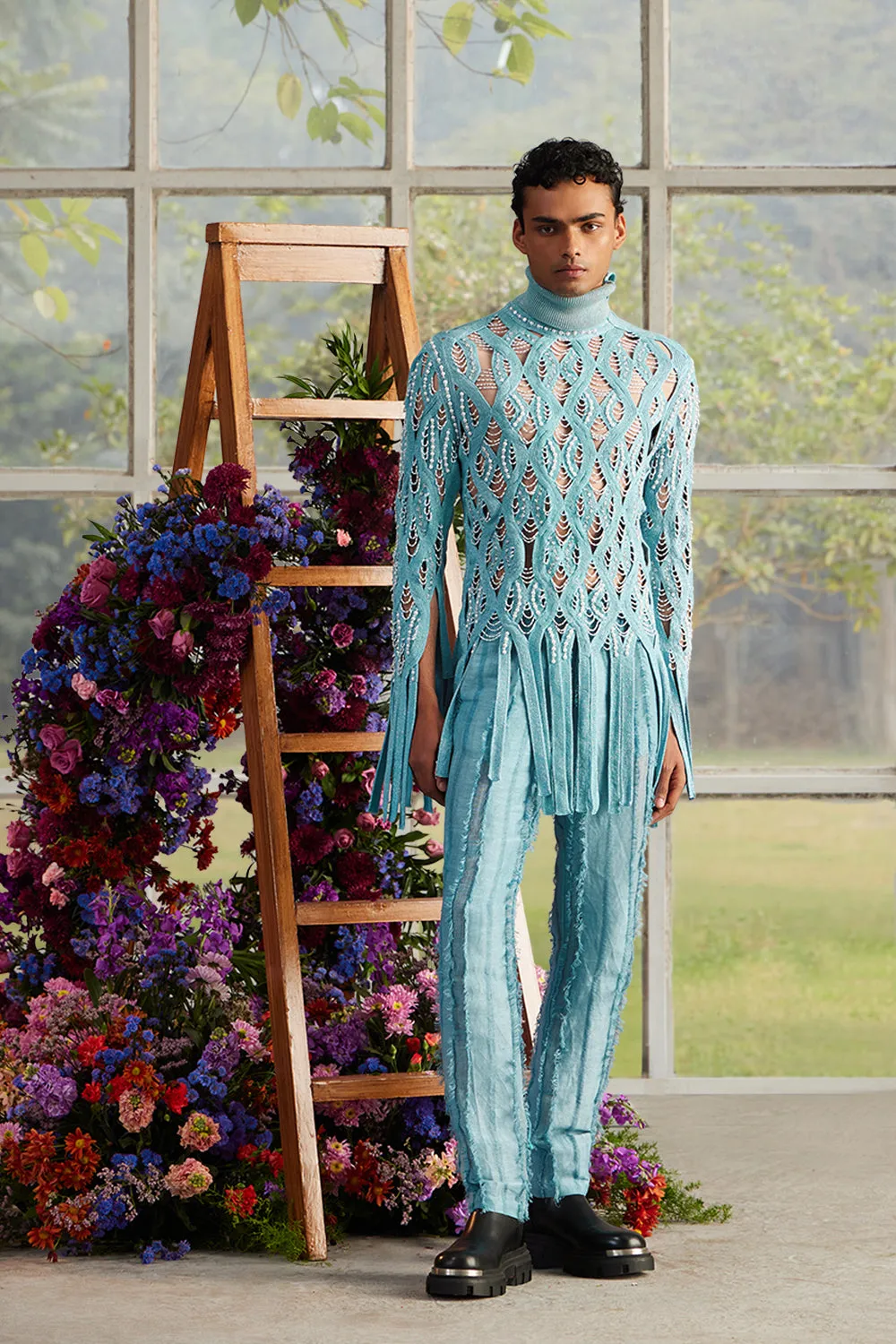 Azure Helix Beaded Knit Fringe Kurta with Shred Linen Pants