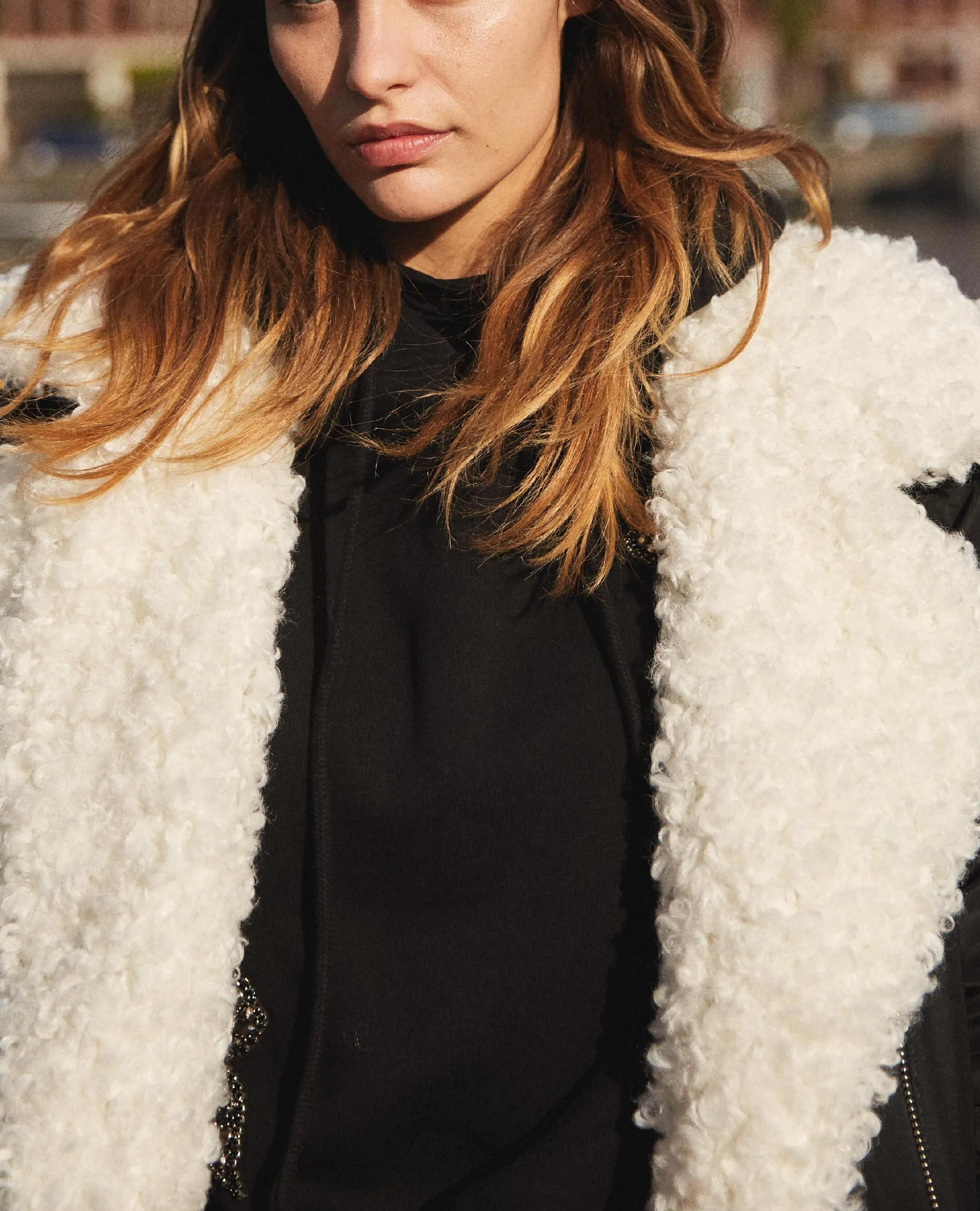 Parka coton noir col façon fourrure blanc